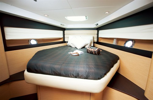 Luxury yacht 32 feet